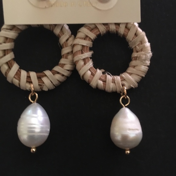 C C California straw and pearl drop pear earrings - Picture 6 of 12